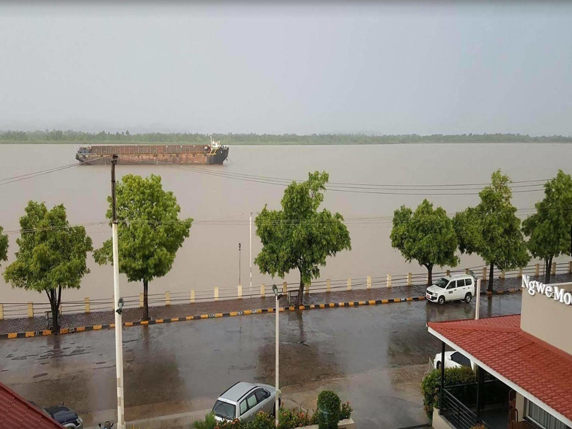 Ngwe Moe Hotel Mawlamyine Εξωτερικό φωτογραφία