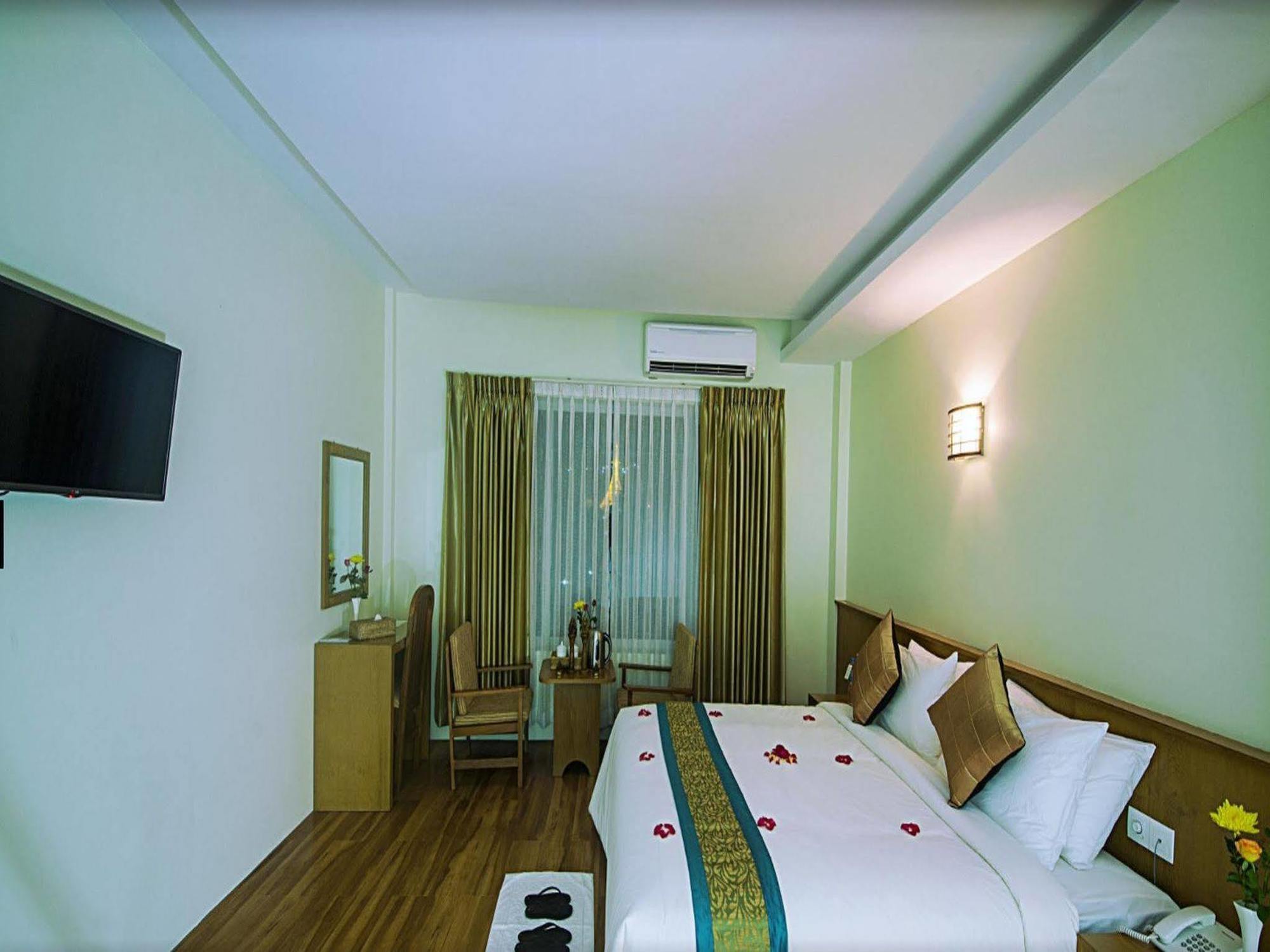 Ngwe Moe Hotel Mawlamyine Εξωτερικό φωτογραφία